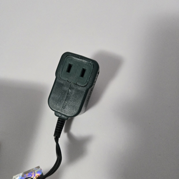 Carlton Cards Vintage Holiday Music Ornament with Lights "Holiday Waltz" - Picture 14 of 15